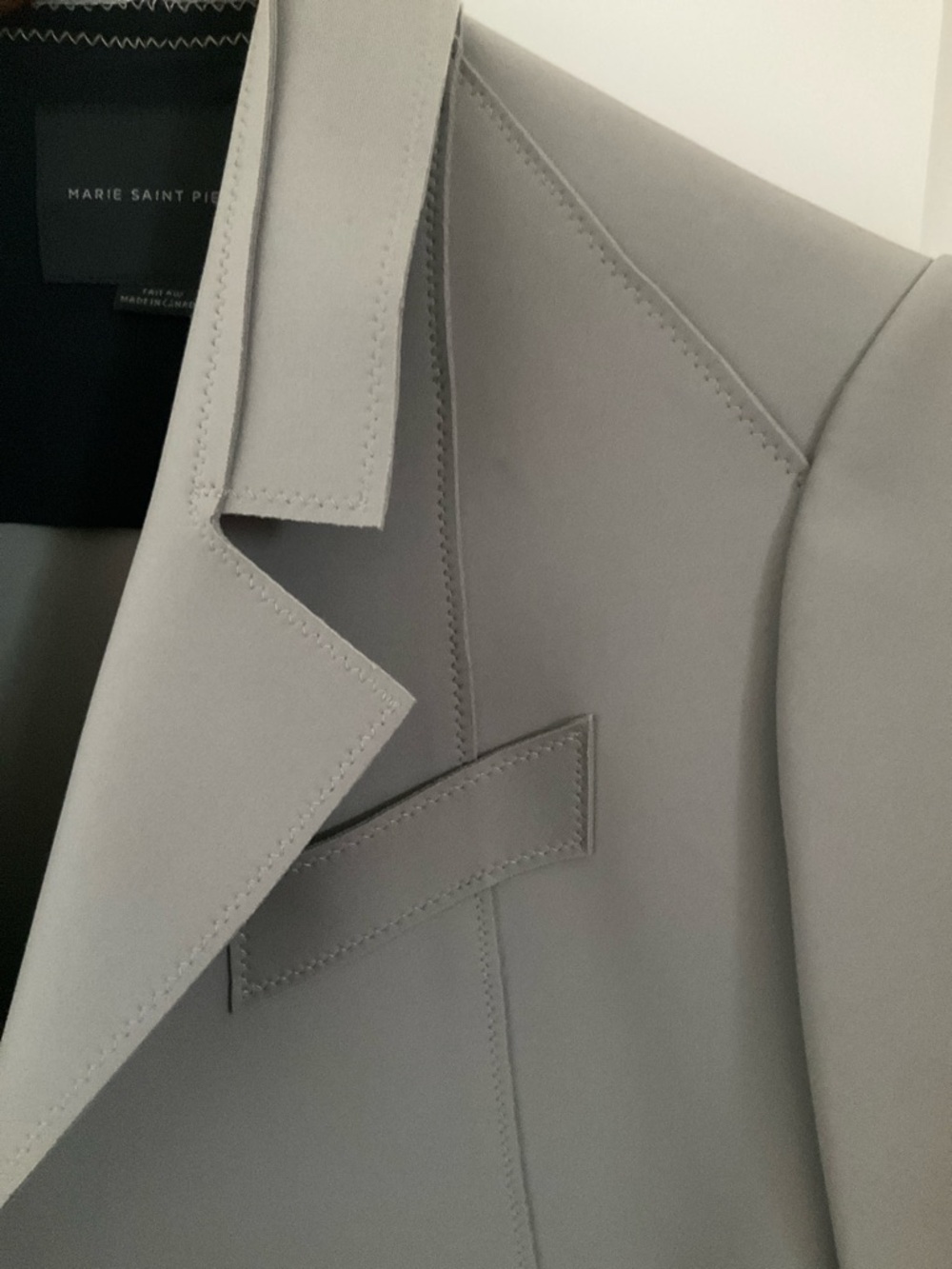 Final Price- No Offers! Marie Saint Pierre Minimalist Grey Women's Blazer Size 1 - Picture 6 of 8